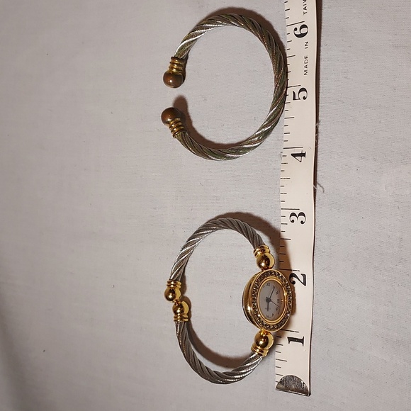 Vintage Avon Watch Silver & Gold Twist Design With Rhinestones Matching Bracelet - Picture 7 of 10